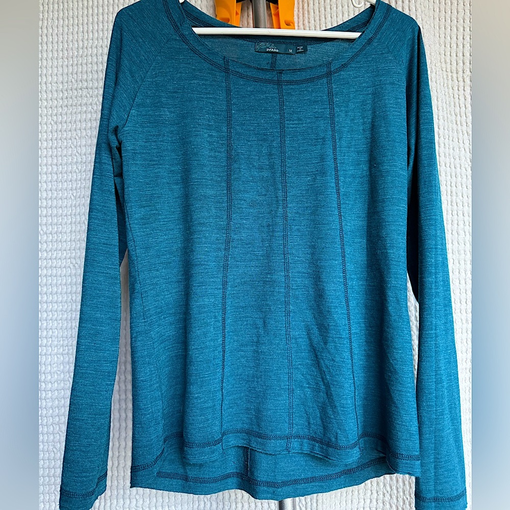 Prana wool fitted base layer.